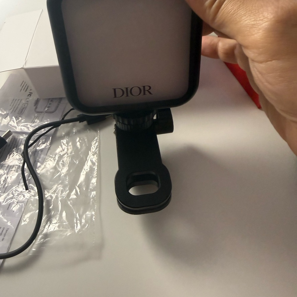 Dior Phone Mobile selfie phone light diffuser (accessory) - Picture 3 of 4